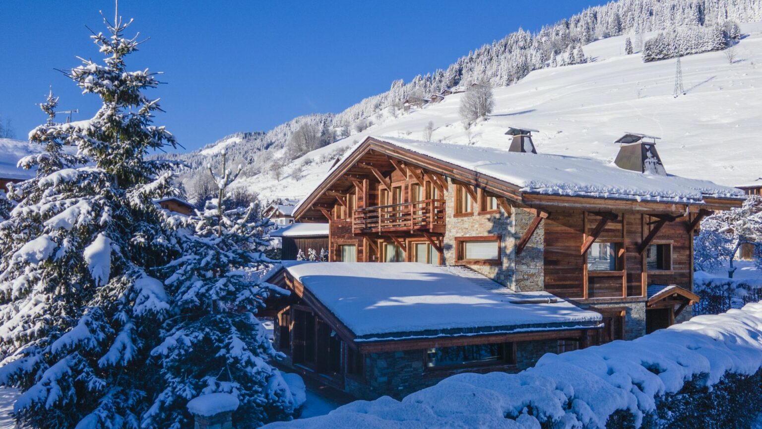 Chalet Keystone exterior snow, Megeve