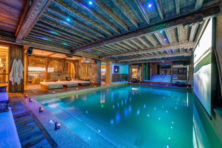 Indoor swimming pool at chalet Marco Polo, Val d'Isère