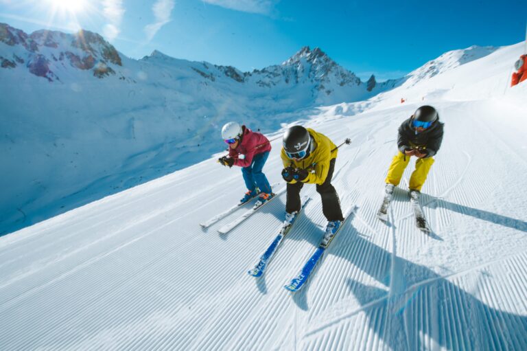 friends ski in courchevel