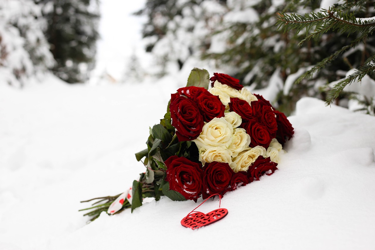 roses bouquet on the snow winter wedding