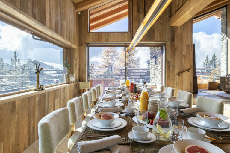 breakfast service at the Chalet vicuña, Verbier