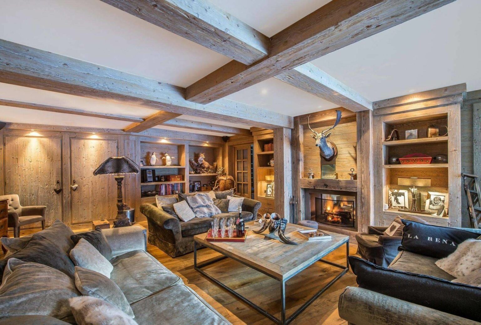 meribel-chalet-hadrianou-lounge-2