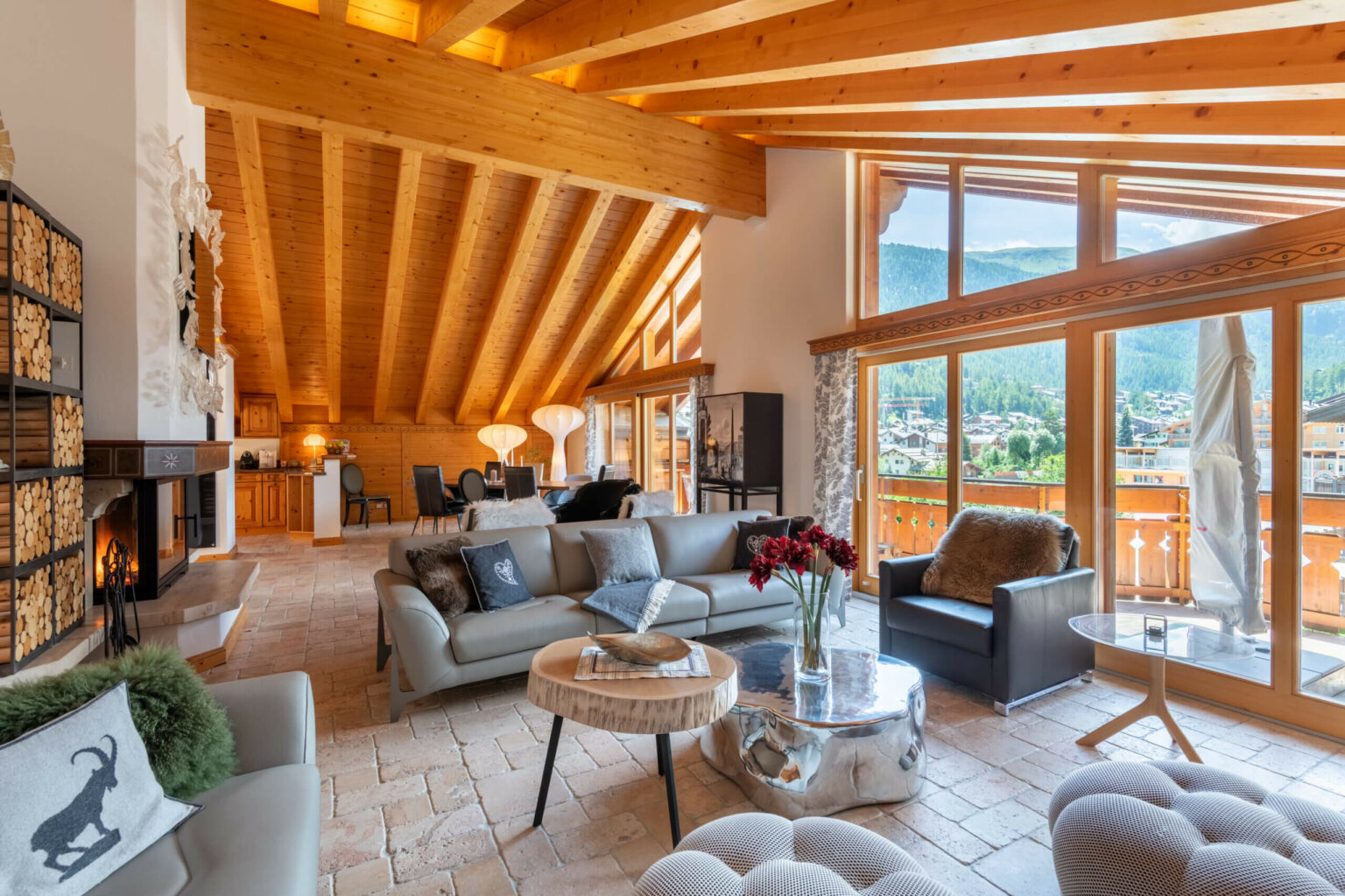 Annyonne-Penthouse-Zermatt-Living-Dining