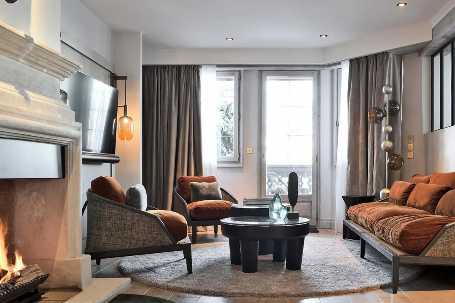 apartment-pyramides-courchevel-1850-living-sofas