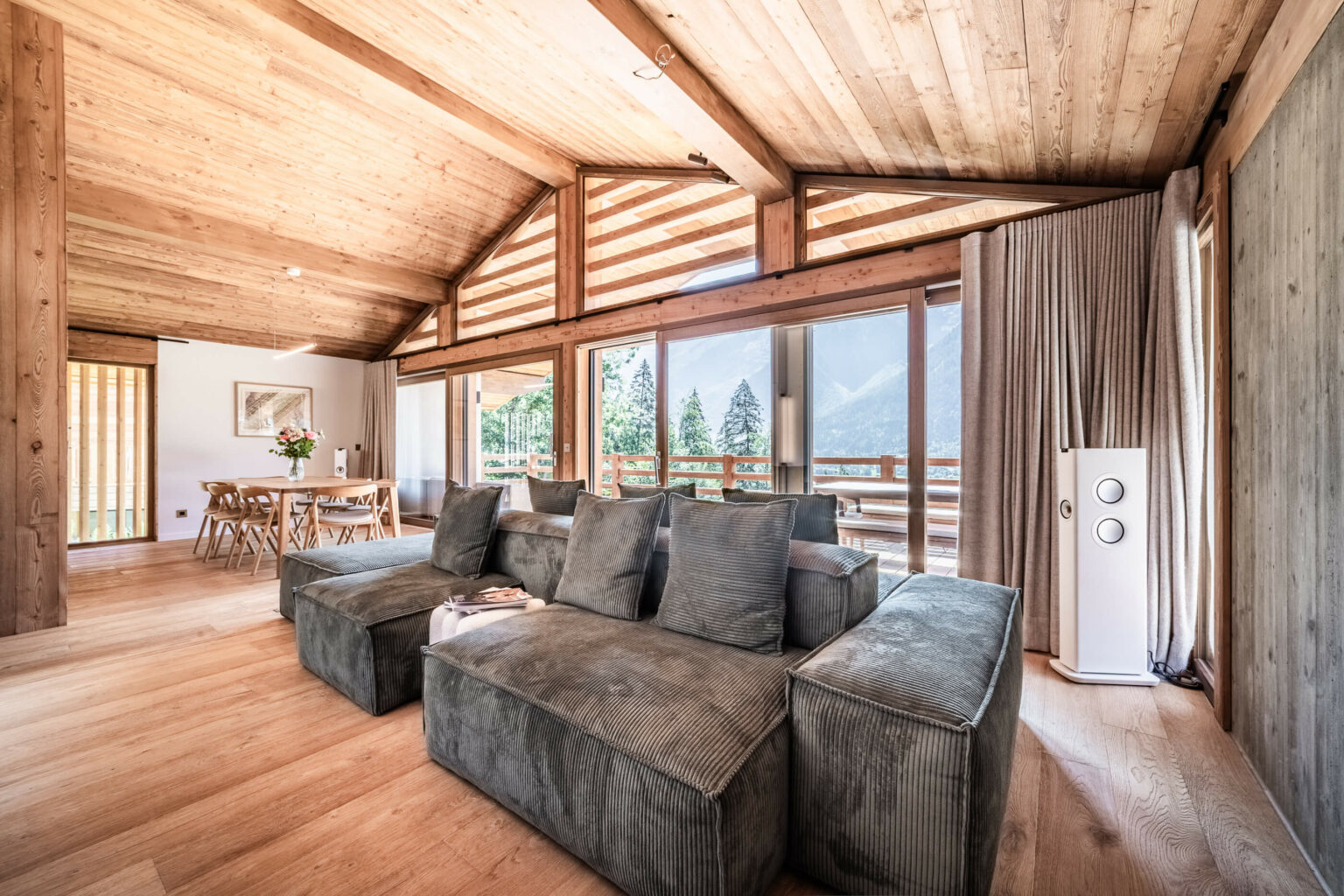 chalet-foxden-chamonix-lounge-1