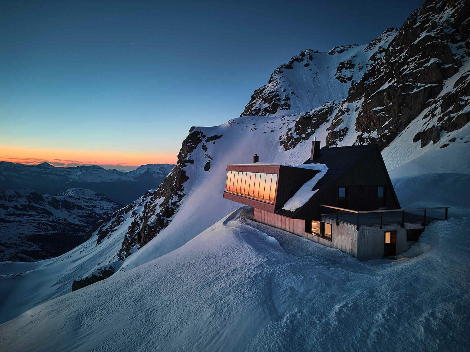cabane-tortin-verbier-exterior-snow-night-1